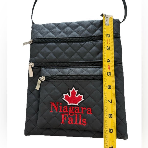 NIAGARA FALLS Crossbody Bag Pouch Unisex Black Faux Leather Red Maple Leaf - Picture 4 of 9